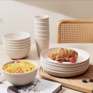 Set Pinggan Mangkuk Cawan Wheat Straw 18PCS warna Beige dengan pinggan, mangkuk dan cawan rekaan matte minimalis untuk rumah, pejabat, camping dan picnic.
